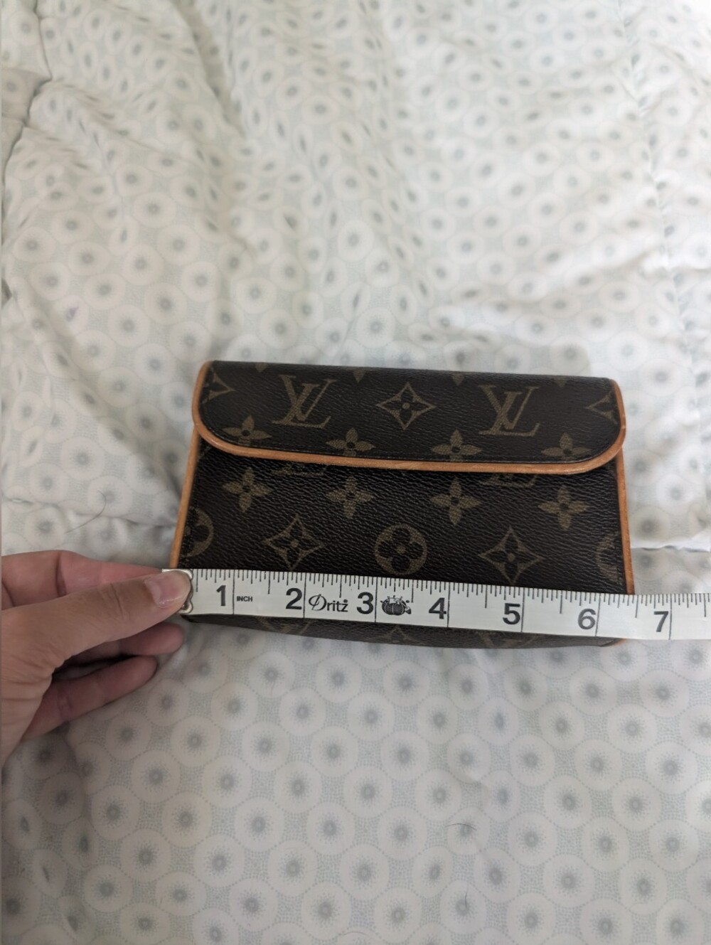 Louis Vuitton Pochette Florentine Monogram Canvas Belt Bag - Picture 13 of 15